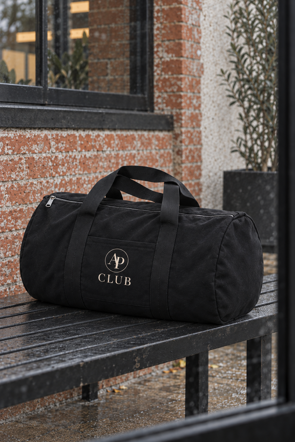 AP Club black padel duffle bag for racket, clothing and court kit, alternate product view